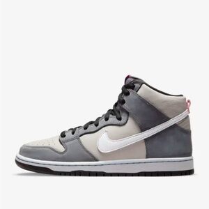 Nike SB Dunk High Pro in Medium Grey